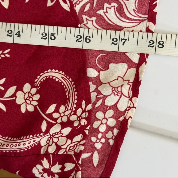 VINCE COMUTO tunic in a beautiful burgundy with white in med - Picture 5 of 15